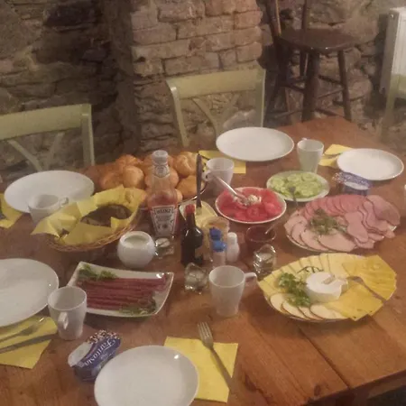 Проживання в сім'ї Dom Przyslupowy Educare -agroturystyka Slow Food
